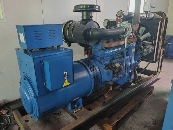 襄州100kW柴油发电机组使用多级机油有哪些优缺点？
